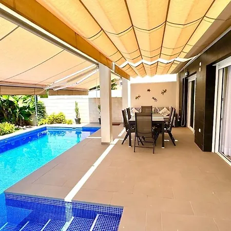 16 Luxury - Private Pool Villa *